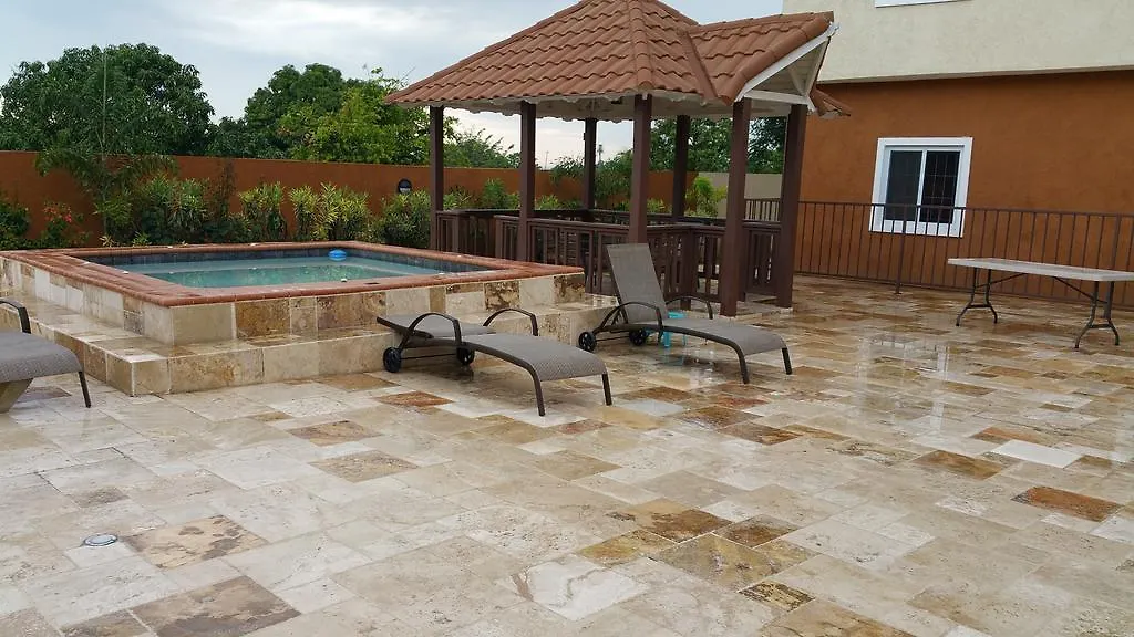 Modern London Apartment Irish Town 0*,  Jamaica